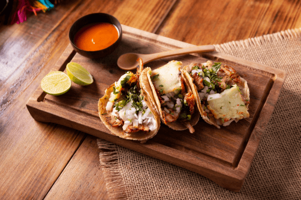 Tacos al Pastor: Deliciosos Placeres Mexicanos en tu Paladar